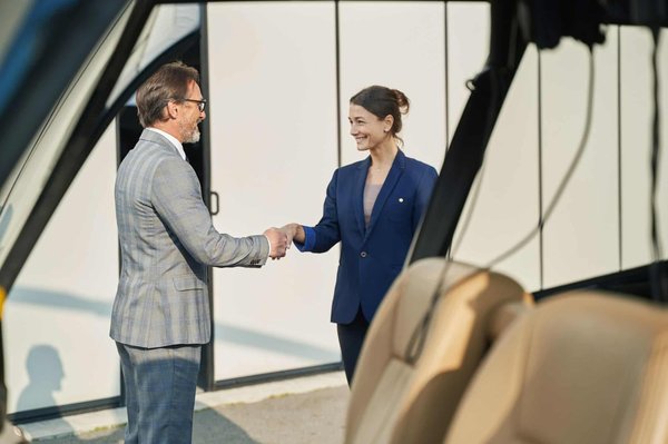 ¿Cómo crear un look elegante para la playa?